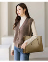 LIVA | SPACIOUS LEATHER-LOOK BAG