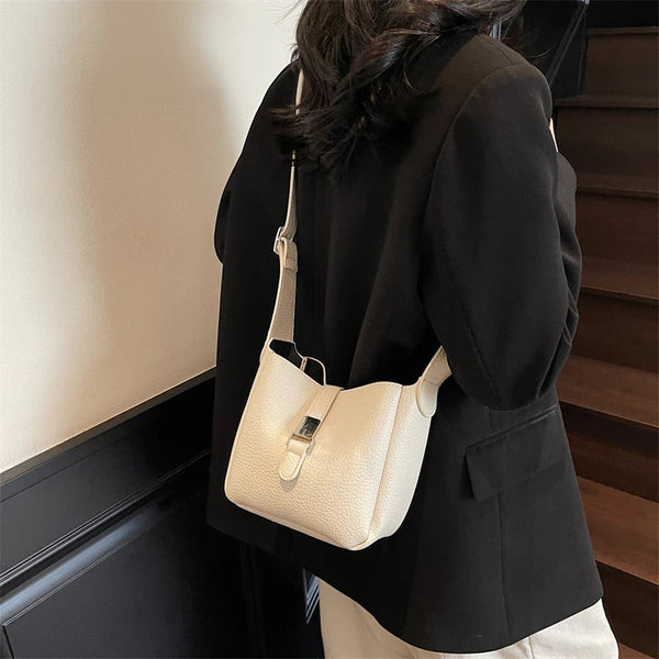 IRIS | MODERN BUCKET BAG