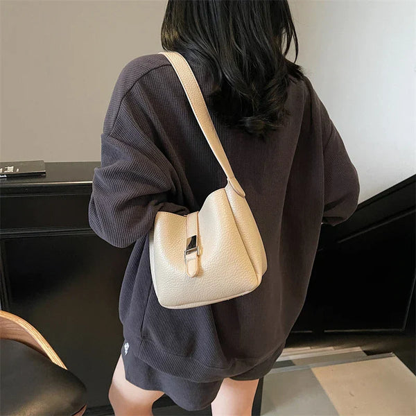IRIS | MODERN BUCKET BAG