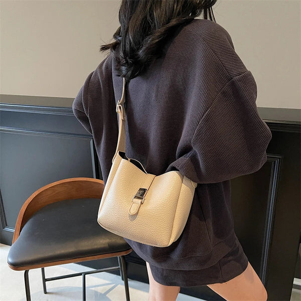 IRIS | MODERN BUCKET BAG